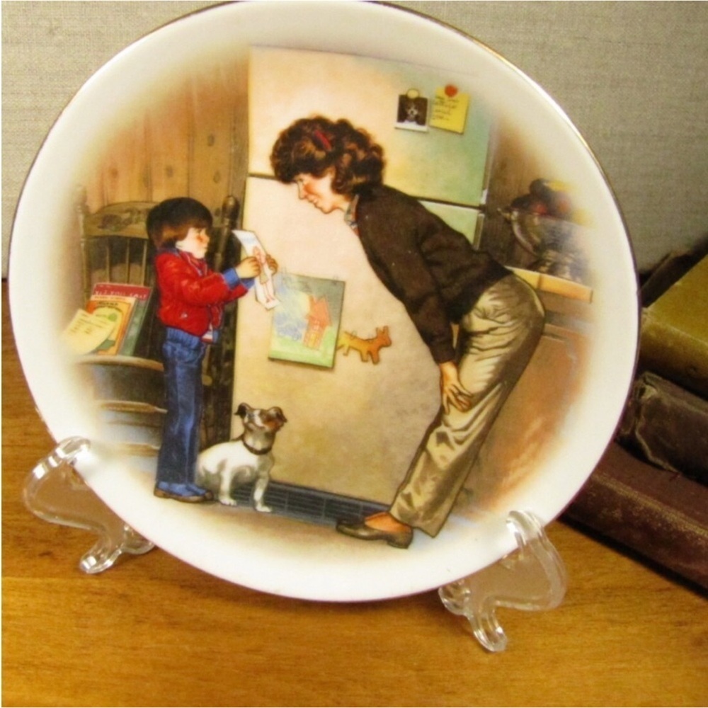 Vintage Avon 1985 Special Memories Plate by Tom Newsom